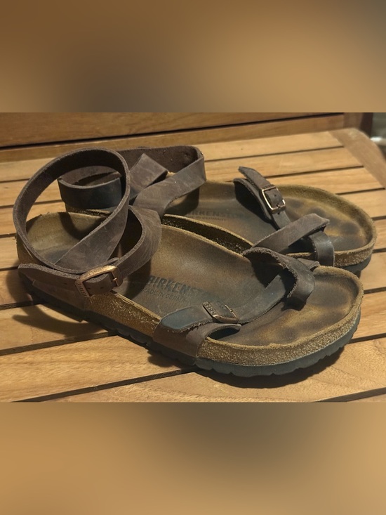 Birkenstock Shoes - Women’s Yara Oiled Leather Flat Mocha 38